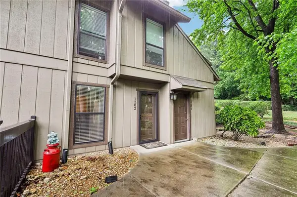 1202 Cumberland Court Se, Smyrna, GA 30080