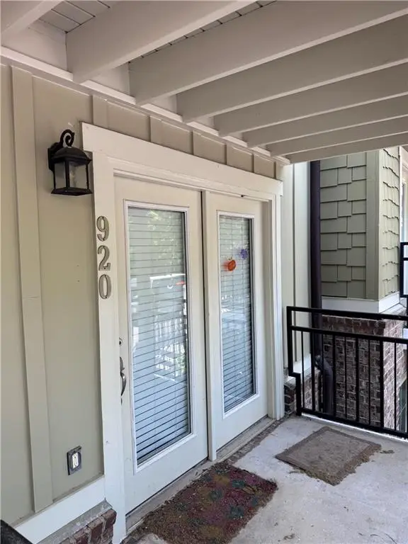 490 Barnett Shoals Road #920, Athens, GA 30605