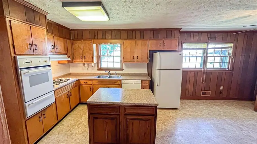 409 Dora Street, Griffin, GA 30223 - #3