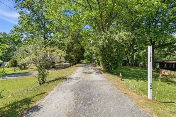 114 Oakcrest Circle, Canton, GA 30115