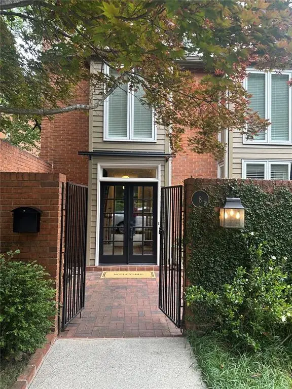 8 Willow Glen Ne, Atlanta, GA 30342