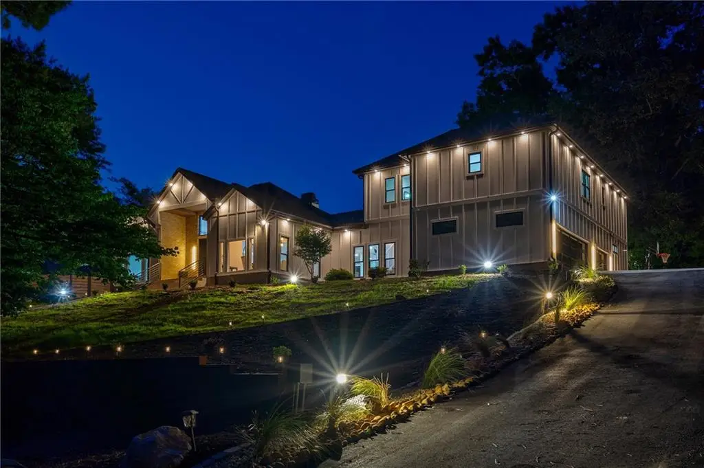 10785 Shallowford Road, Roswell, GA 30075 - #1