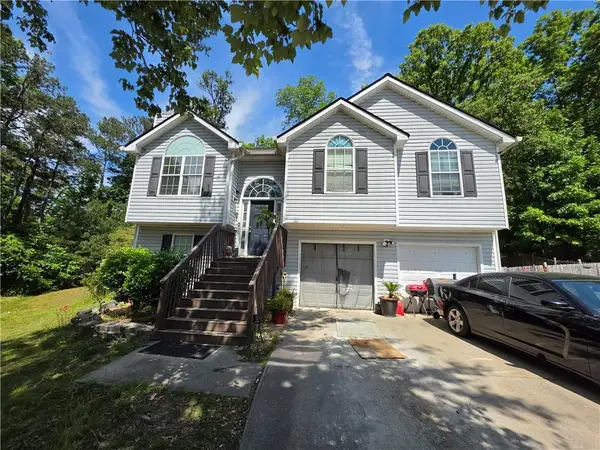 2840 Two Lake Cir, South Fulton, GA 30349