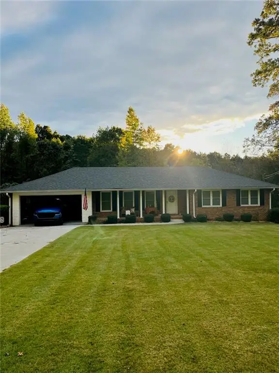 2525 Holtzclaw Road, Cumming, GA 30041