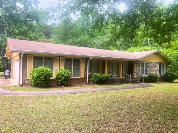 90 Club Circle, Stockbridge, GA 30281