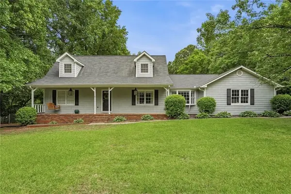 2134 E Cherokee Drive, Woodstock, GA 30188