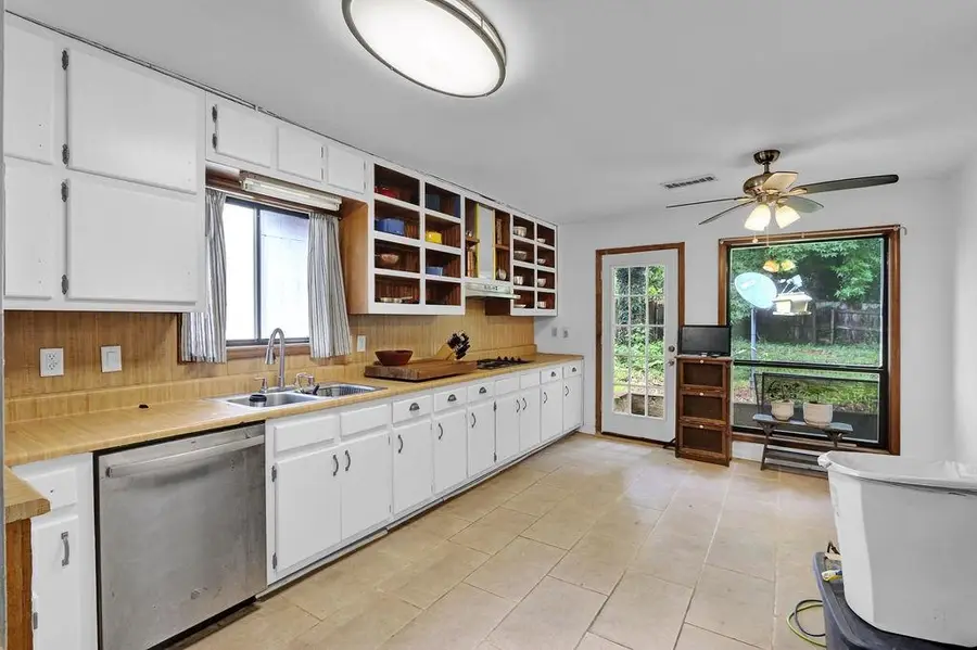 5025 Stoney Point Circle, Stone Mountain, GA 30088 - #2