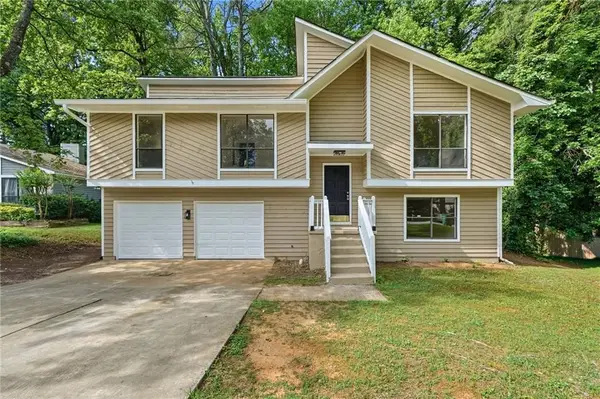 996 Park Forest Trl Nw, Lilburn, GA 30047