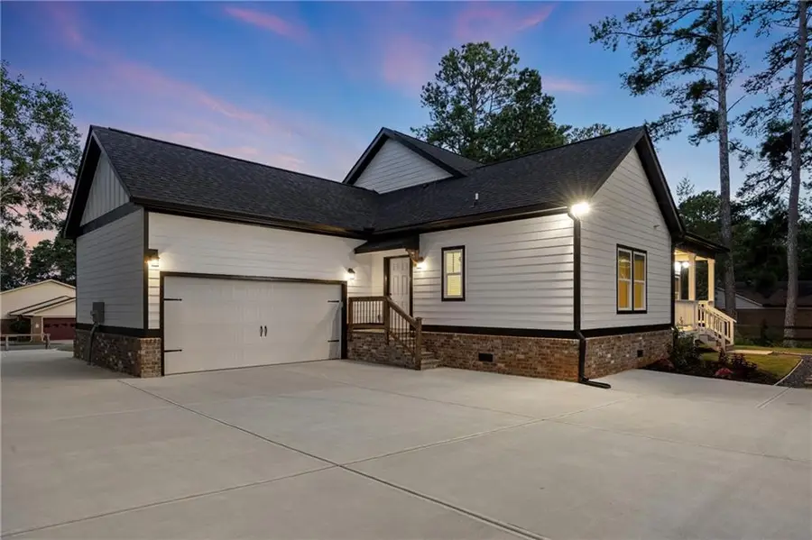 98 W Reese Street, Monroe, GA 30655 - #3