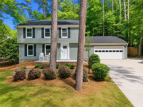9715 N Pond Circle, Roswell, GA 30076