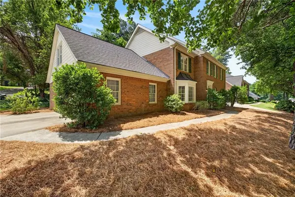4150 Woodlark Court Ne, Roswell, GA 30075