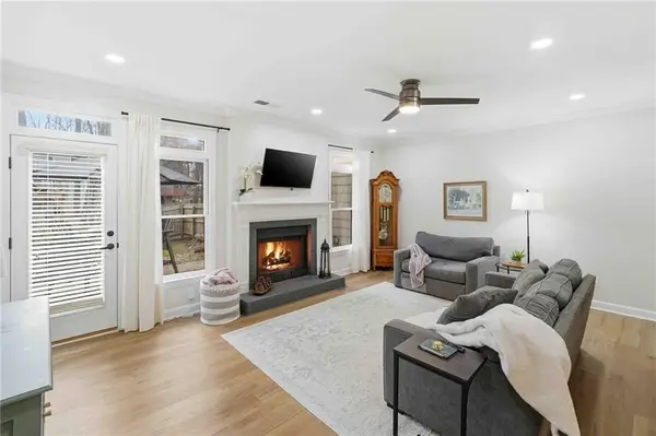 137 Weatherburne Drive, Roswell, GA 30076