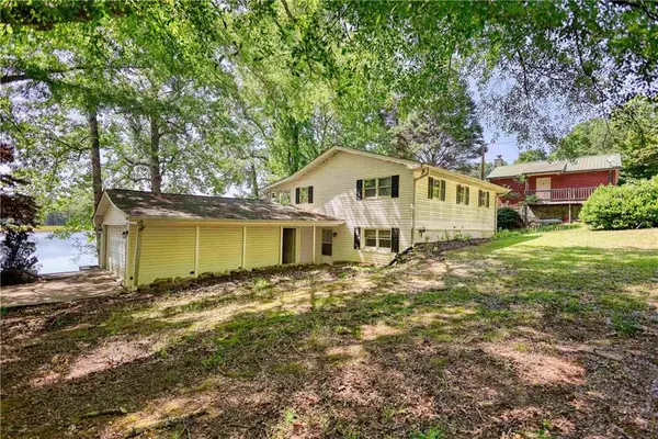 2286 NE E Lake Drive Ne, Conyers, GA 30012