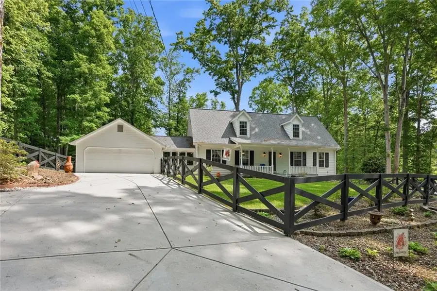 5989 Sandy Creek Rd, Loganville, GA 30052 - #3