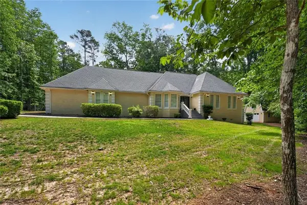 185 Courtland Drive, Fayetteville, GA 30215