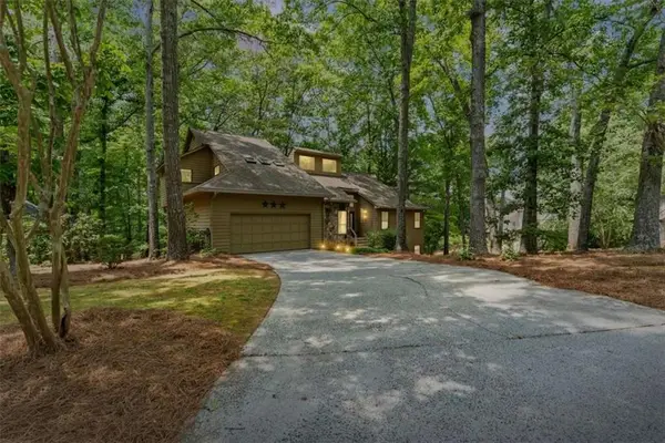 4262 Loch Highland Parkway, Roswell, GA 30075