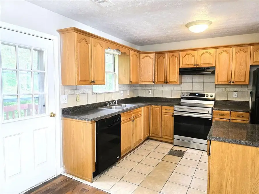3163 Aberdeen Way, Lithonia, GA 30038 - #2