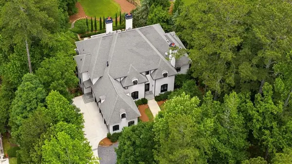 725 Londonberry Road, Atlanta, GA 30327