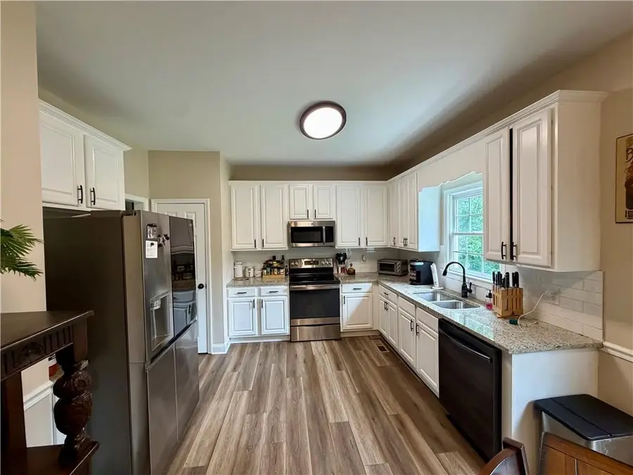 63 Centerport Drive, White, GA 30184 - #2