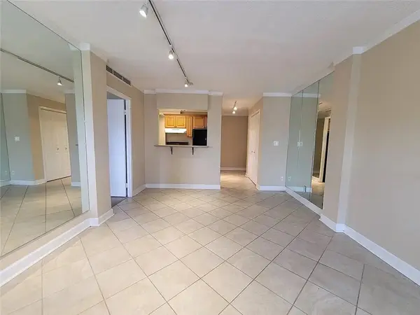 2285 Peachtree Road Ne, Atlanta, GA 30309