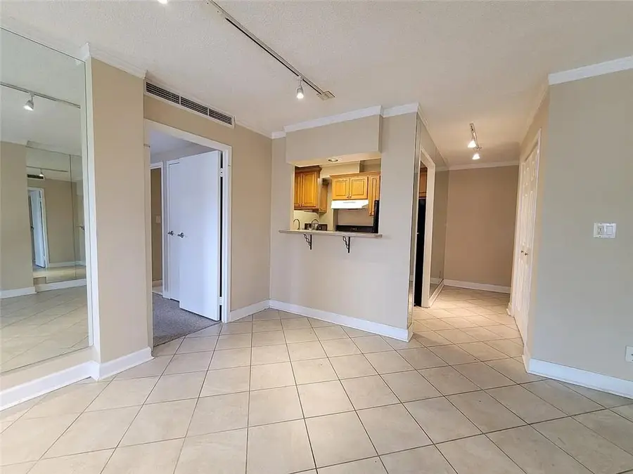 2285 Peachtree Road Ne, Atlanta, GA 30309 - #2