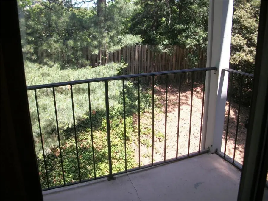 207 Granville Court, Sandy Springs, GA 30328 - #3