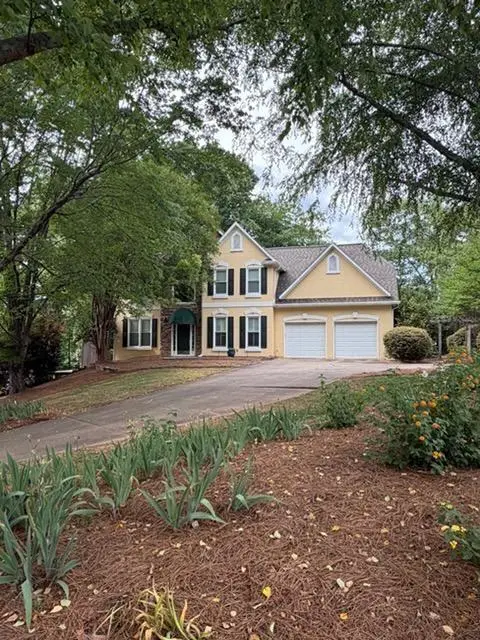 2400 Waters Edge Court Nw, Acworth, GA 30101