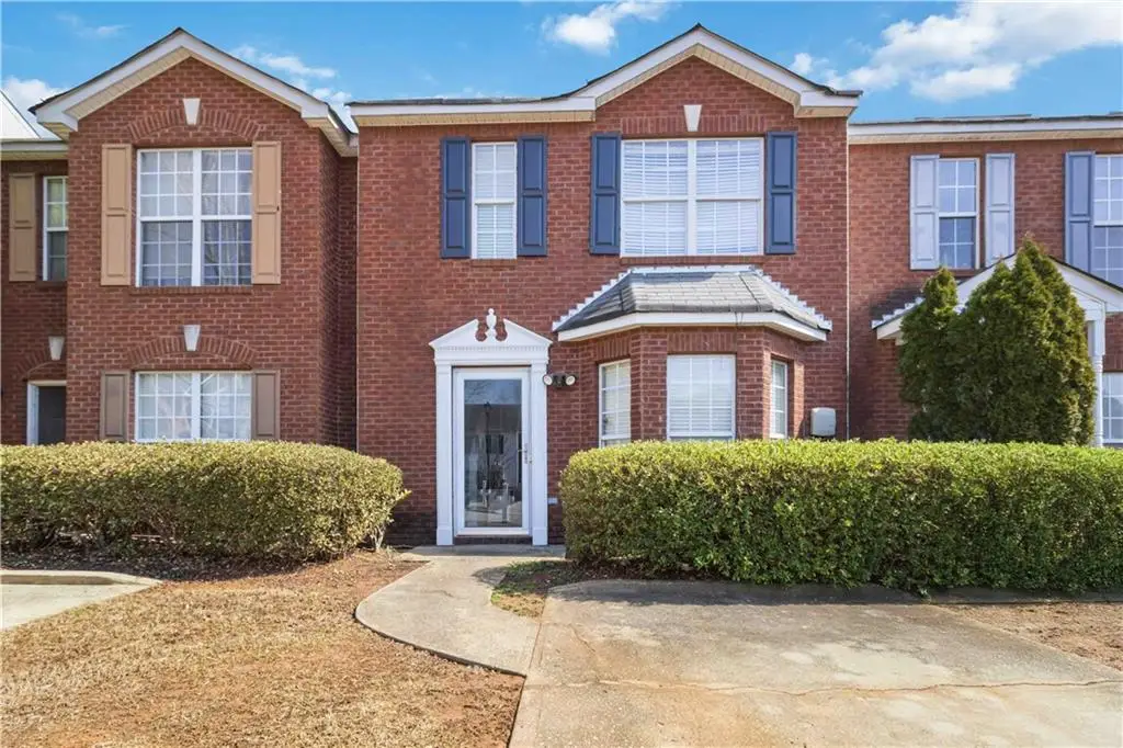 5559 Strathmoor Manor Circle, Lithonia, GA 30058 - #1