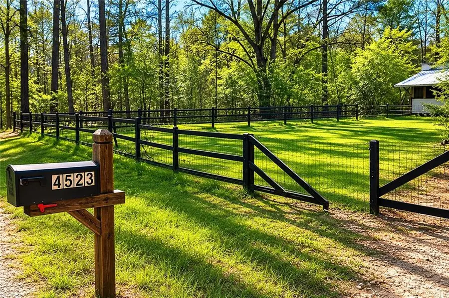 4523 Riverside Drive Sw, Lilburn, GA 30047 - #2