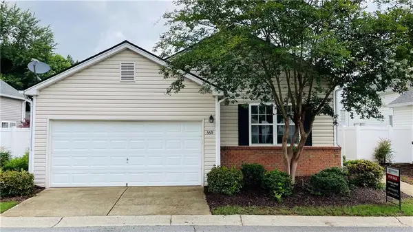 559 W Oaks Drive, Woodstock, GA 30188