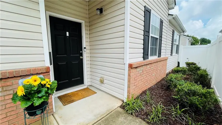 559 W Oaks Drive, Woodstock, GA 30188 - #2