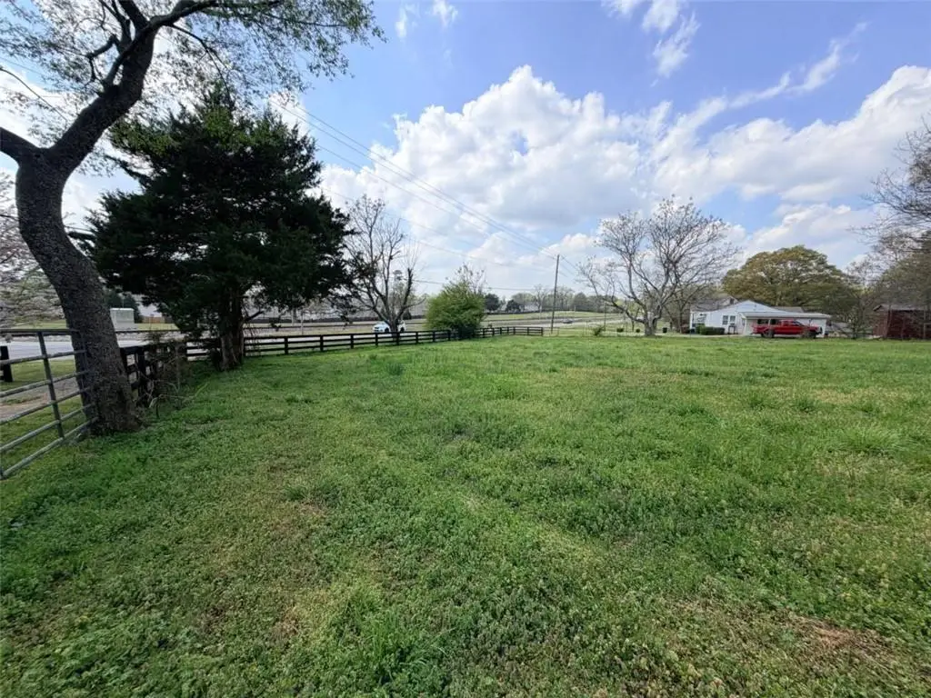 662 Old Gainesville Hwy, Pendergrass, GA 30567 - #1