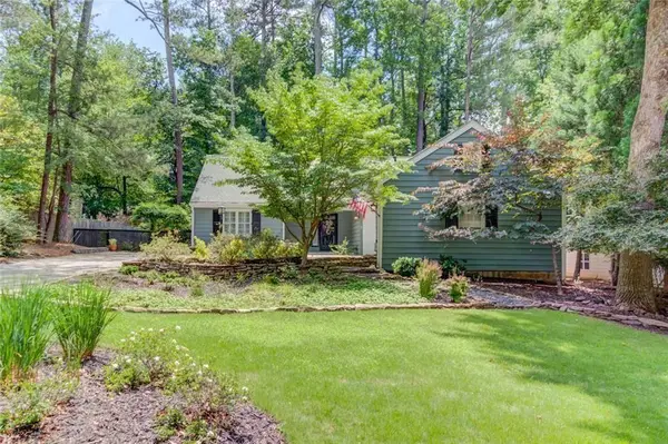 420 Taberwood Way, Roswell, GA 30076