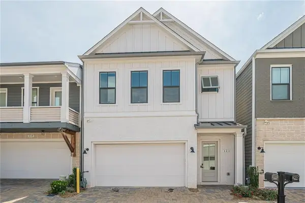 121 Village Green Avenue, Woodstock, GA 30189