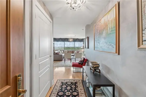 700 Park Regency Place Ne #1501, Atlanta, GA 30326