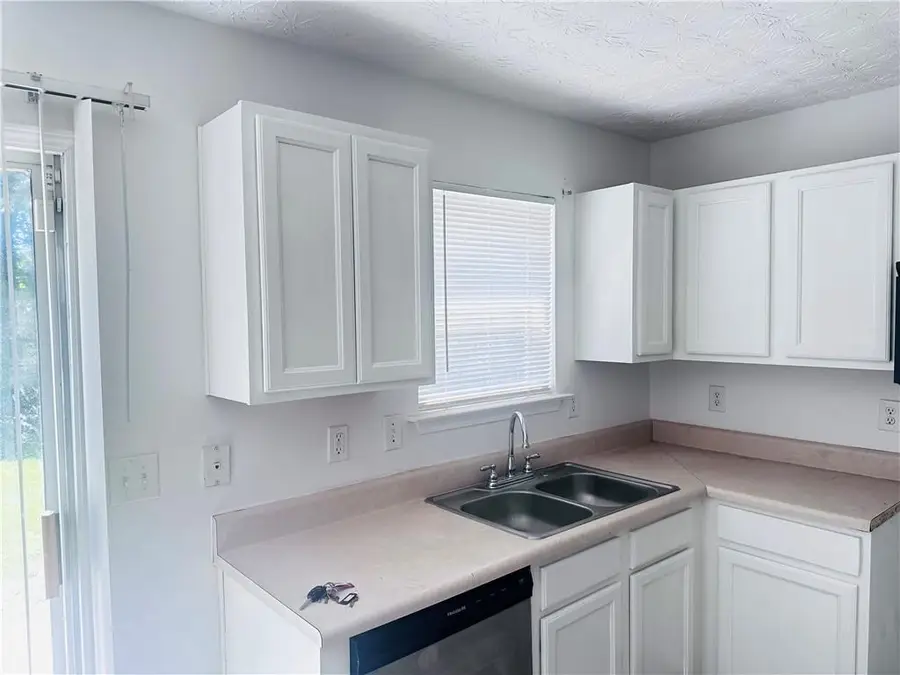 9432 Lakeview Road, Union City, GA 30291 - #3