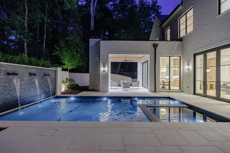 2983 Habersham Court Nw, Atlanta, GA 30305 - #2