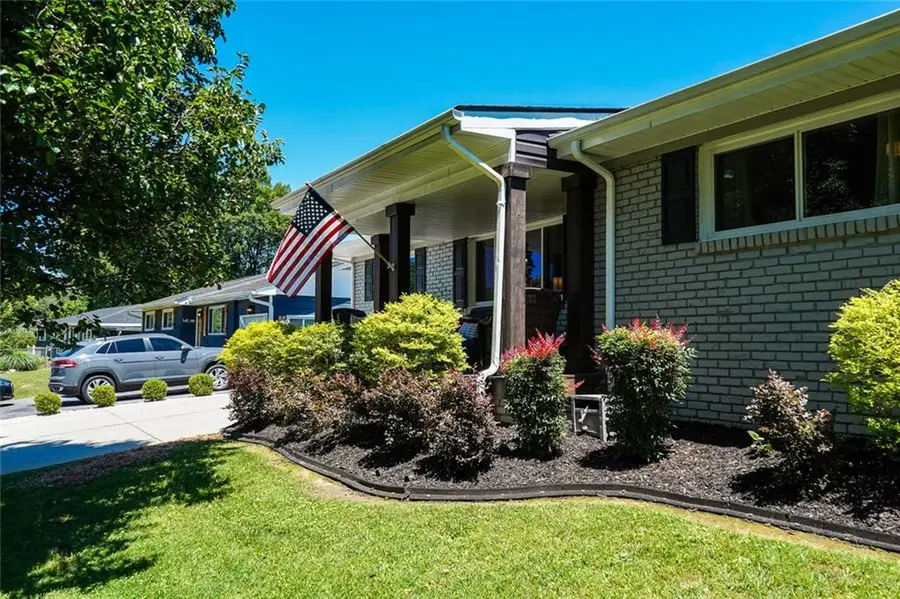 236 E Huntington Road, Rossville, GA 30741 - #2