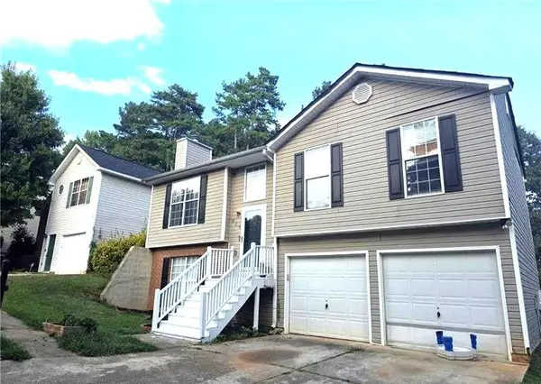 828 Tradd Court, Stone Mountain, GA 30087