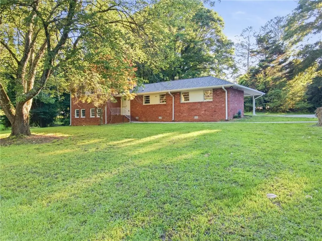 180 E Greenwood Drive, Carrollton, GA 30117 - #1