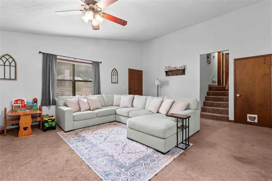 85 S Meadowcliff Cir, Carrollton, GA 30117 - #3