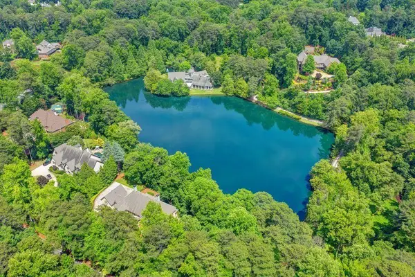 5505 Long Island Drive Nw, Sandy Springs, GA 30327