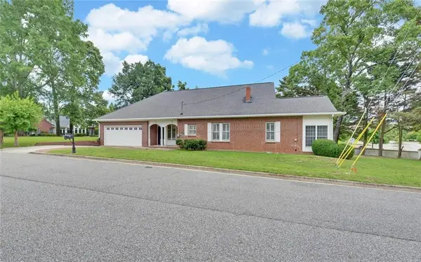 1261 Enota Avenue Ne, Gainesville, GA 30501