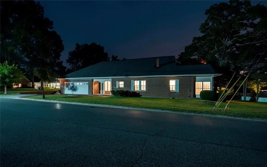 1261 Enota Avenue Ne, Gainesville, GA 30501 - #2