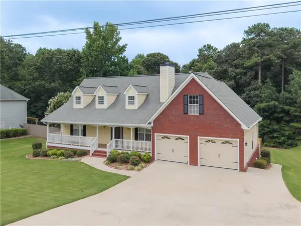 5485 Twin Oak Dr, Douglasville, GA 30135