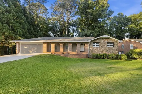 2042 Lake Lucerne Drive Sw, Lilburn, GA 30047