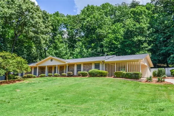 1512 Robinhood Trail, Gainesville, GA 30501