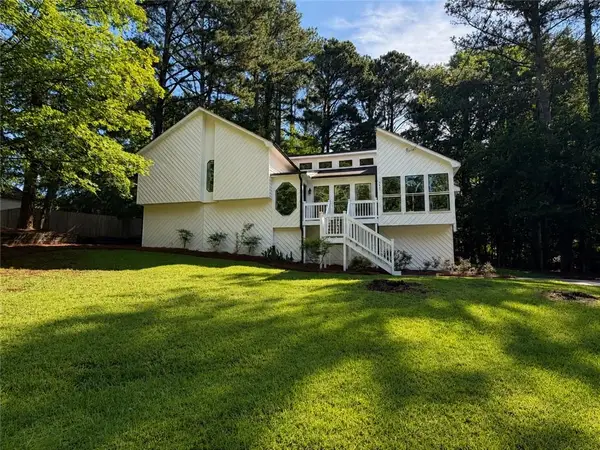 585 Rivercrest Drive, Woodstock, GA 30188