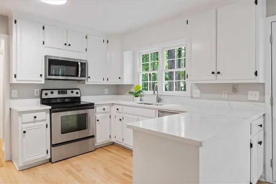 153 Lakeside Drive Nw, Kennesaw, GA 30144 - #2