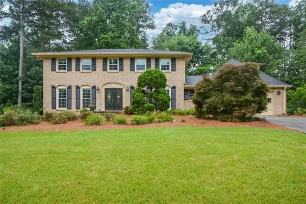 2355 N Peachtree Way, Dunwoody, GA 30338